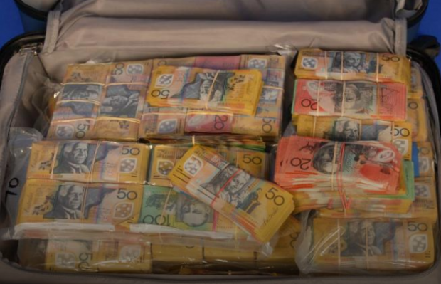 ماجرای عجیب چمدان  ۱.۶ میلیون دلاری در استرالیا 